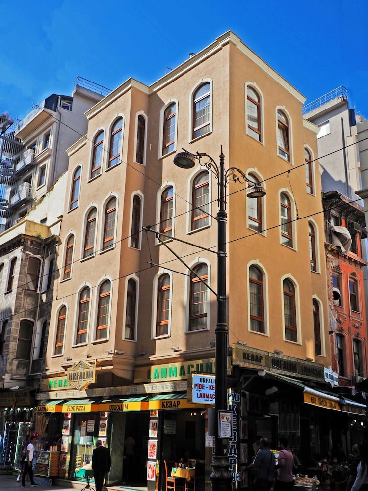 Sirkeci Gar Hotel 3/65