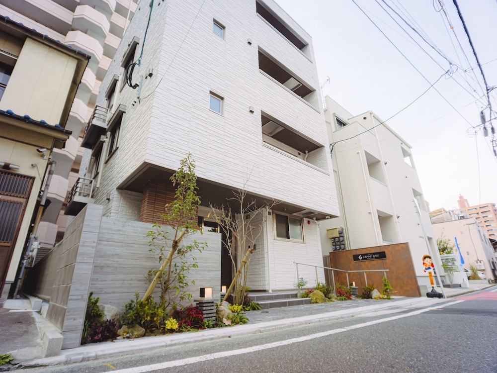 Grand Base Hakata Bay 4/50