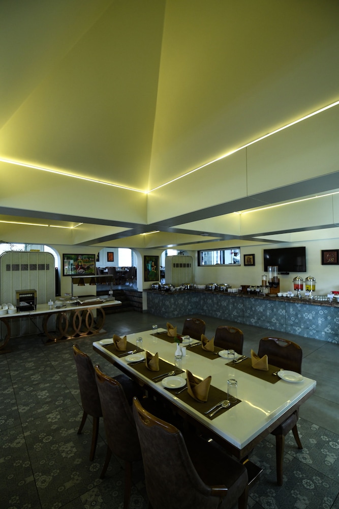Stardom Hotels & Resort 30/48