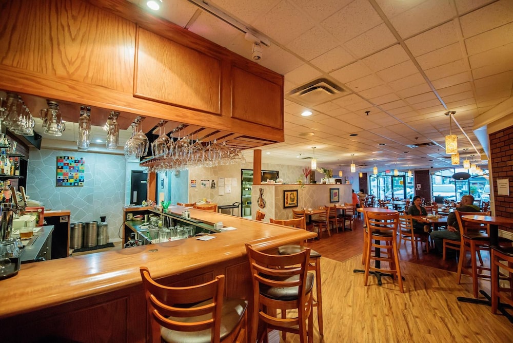 Harrison Lake Hotel 35/50