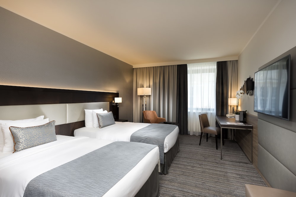 COMFORT, TWIN BEDS