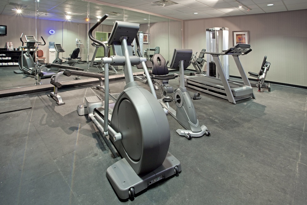 Holiday Inn Express & Suites Clemson - Univ Area 39/82