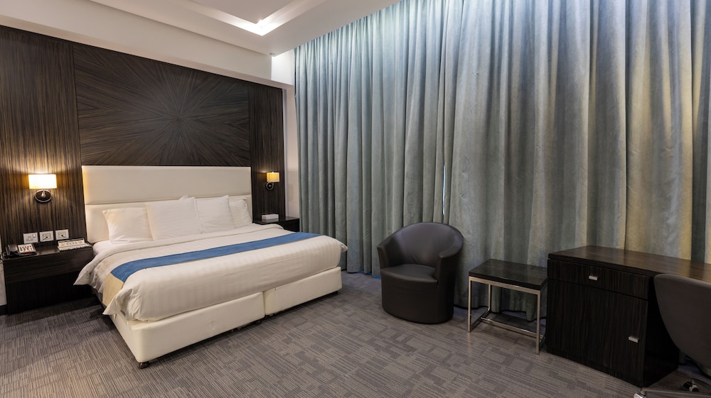 S Hotel Bahrain 20/50
