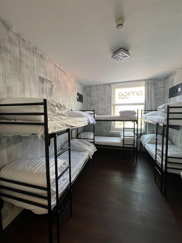 Amigo Budget Hotel 41/50