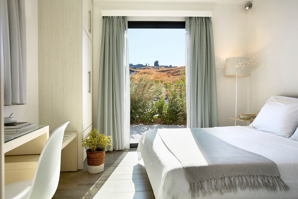 Eleia Seafront Villas 10/50