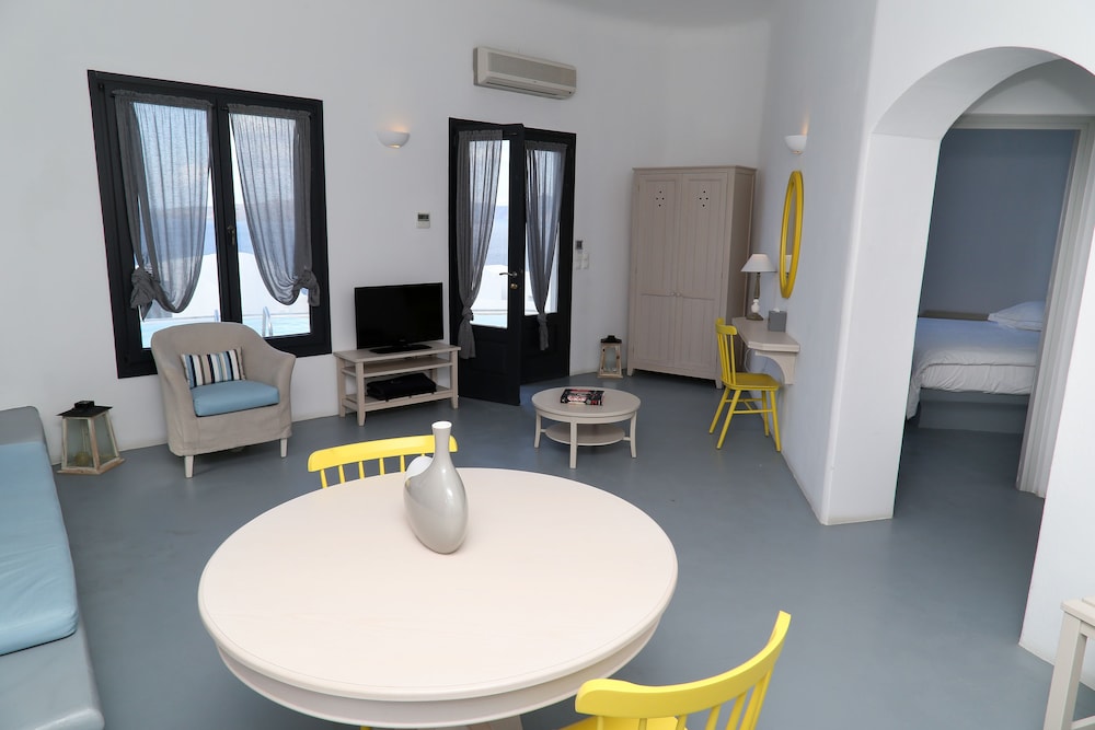 Grand Ambassador Santorini Hotel 69/78