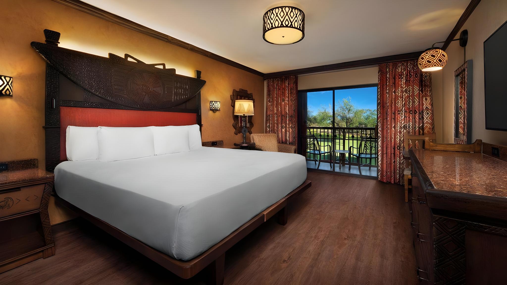 King Bed, Water View, Accessible