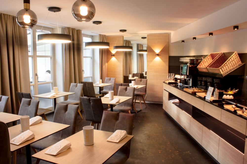 Hotel and Tafernwirtschaft zum Fischer 12/16