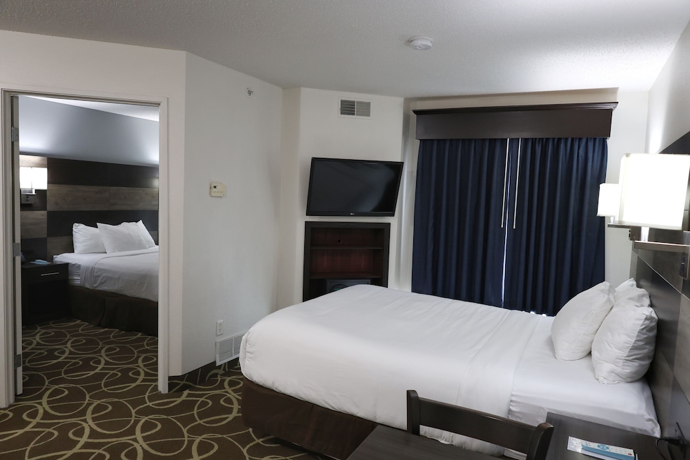 UPGRADE, SUITE, 2 QUEEN BEDS