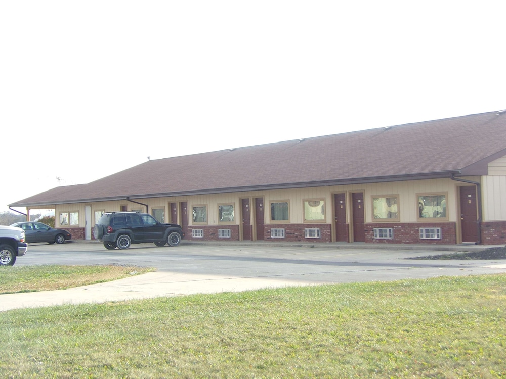 Huggy Bear Motel 1/16