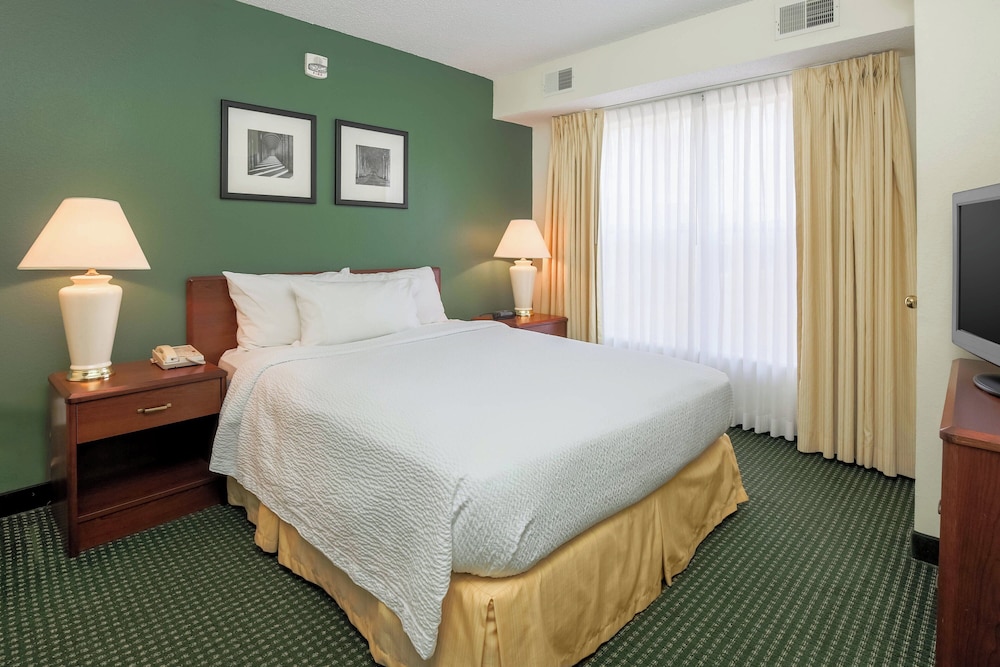 2 Bedrooms, Suite, Queen Bed