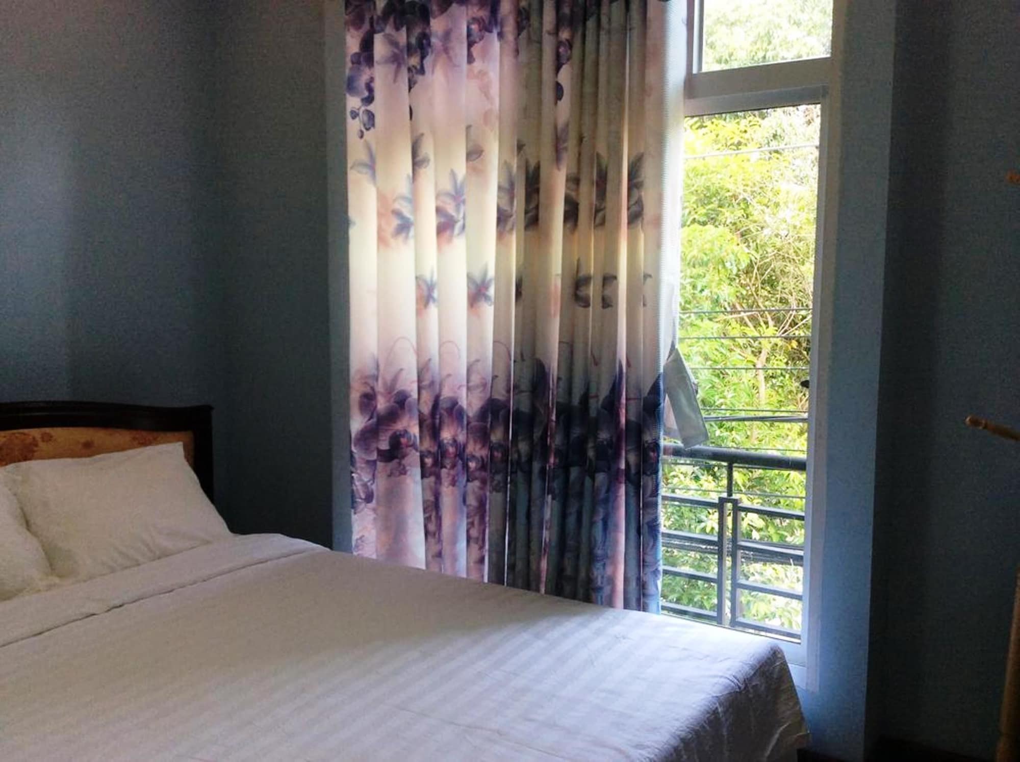 ROOM, DOUBLE BED