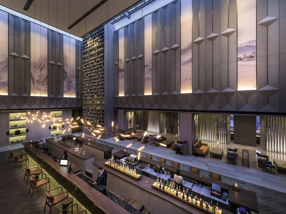 NOVOTEL SHANGHAI CLOVER 46/73