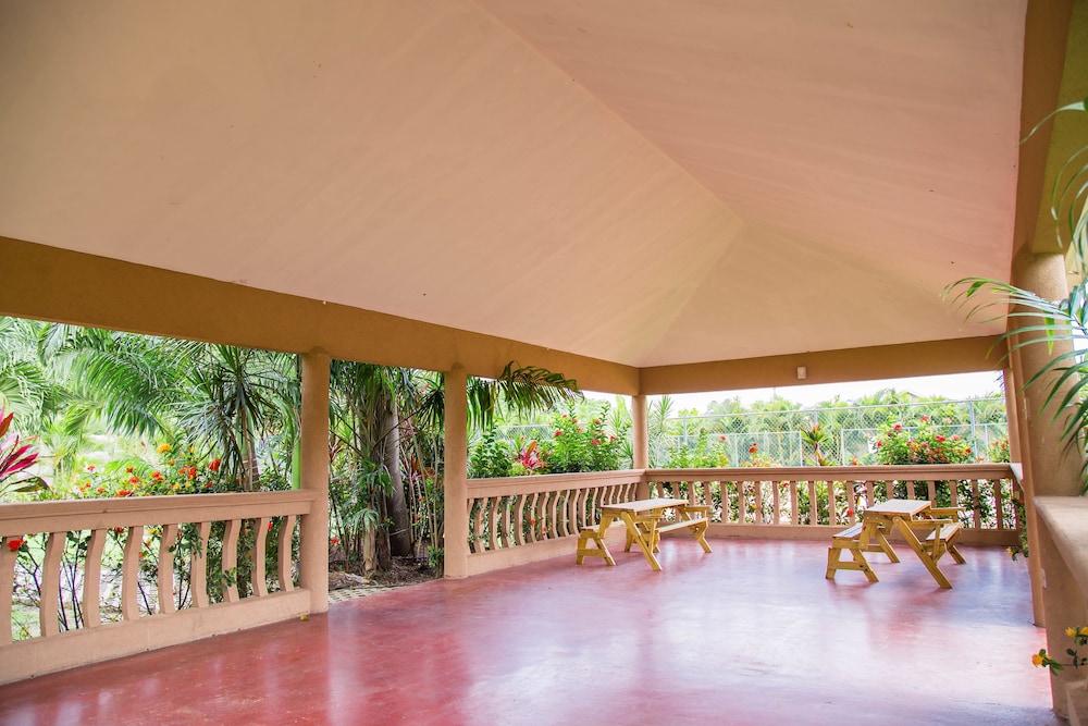 The Oasis Golf Retreat 4/29