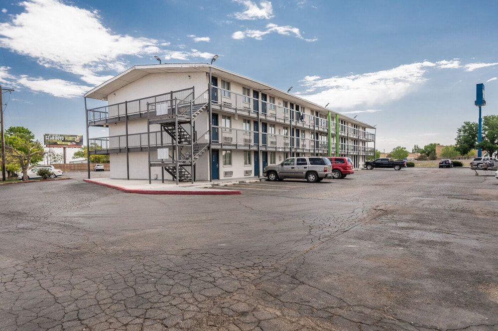 Relax Inn West Amarillo Medical Center 18/23