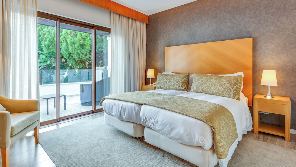 4 BEDROOMS, DELUXE, VILLA