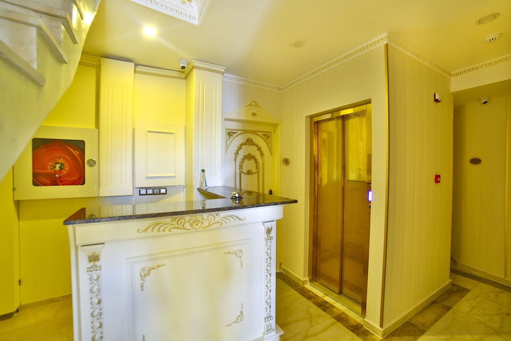 Nayla Palace 23/51