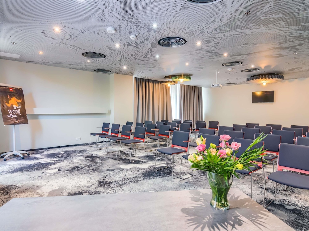 ibis Bucharest Politehnica 34/41