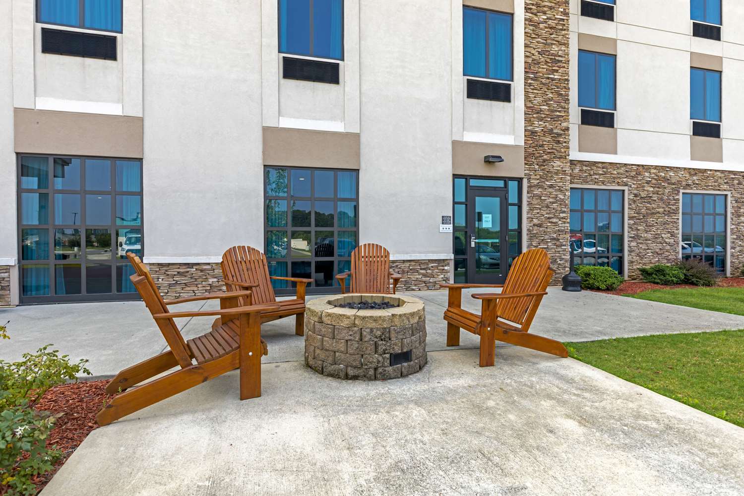 Comfort Inn & Suites East Ellijay, GA 40/41