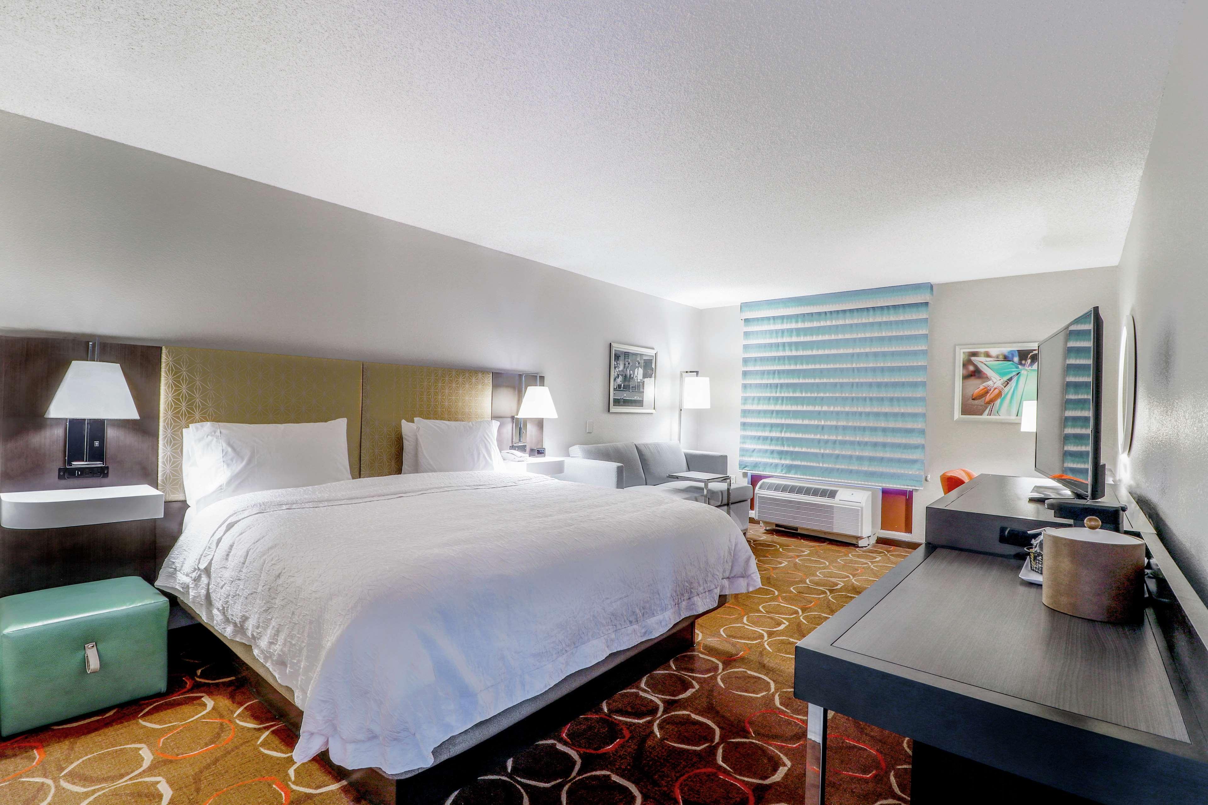 1 BEDROOM, SUITE, KING BED