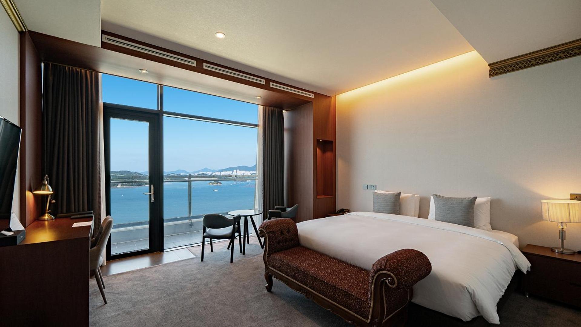 Emerald, Suite, Ocean View