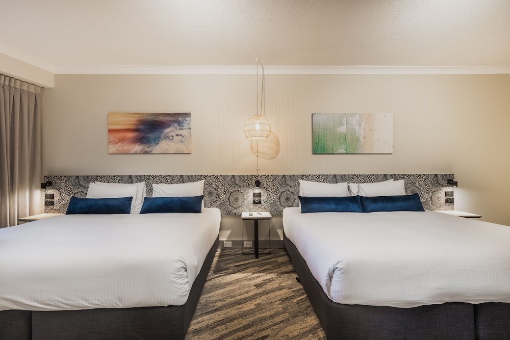 Spa, Family, Studio, King and Twin Beds 6/10