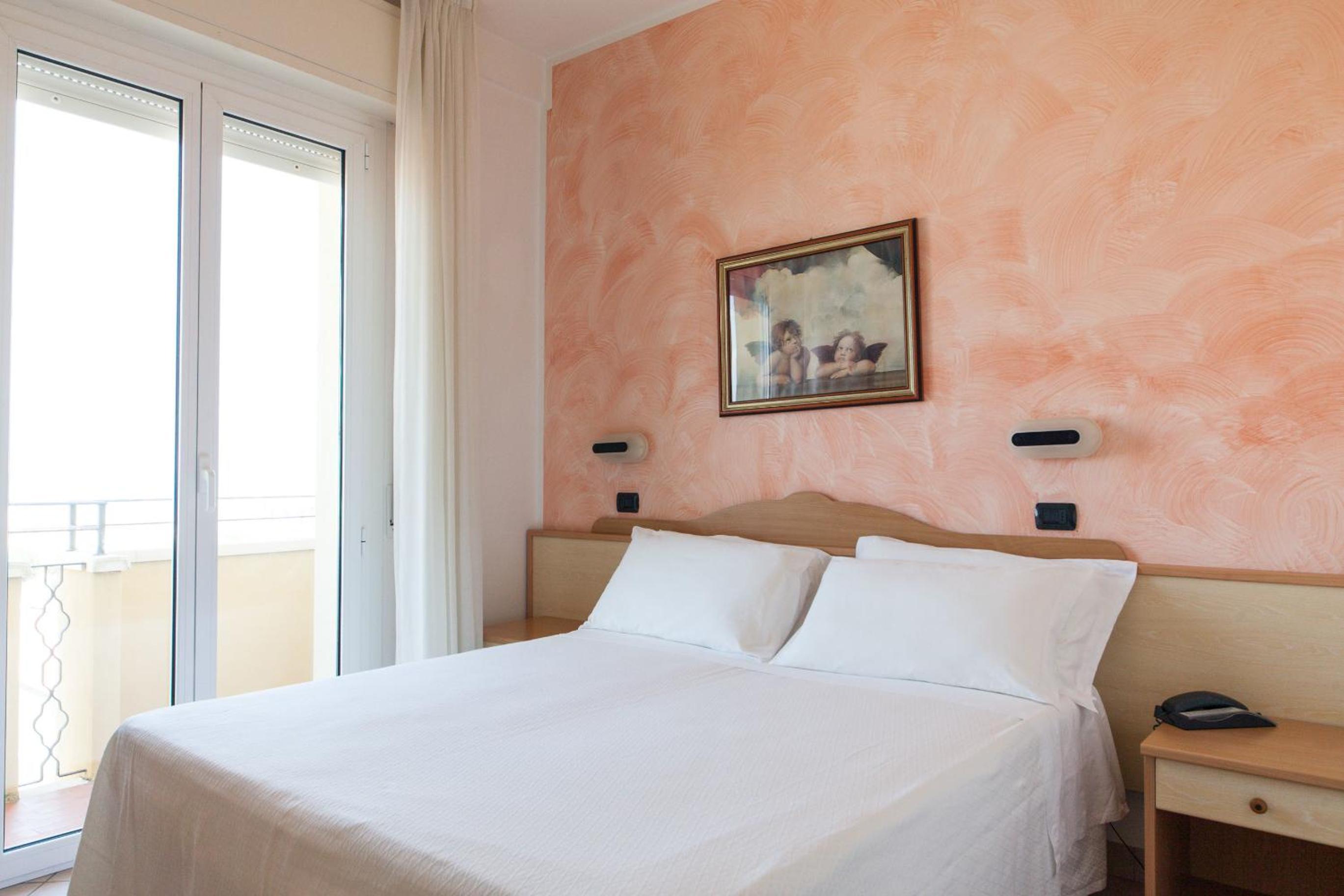 Room, Double Bed, Lateral Side Sea View