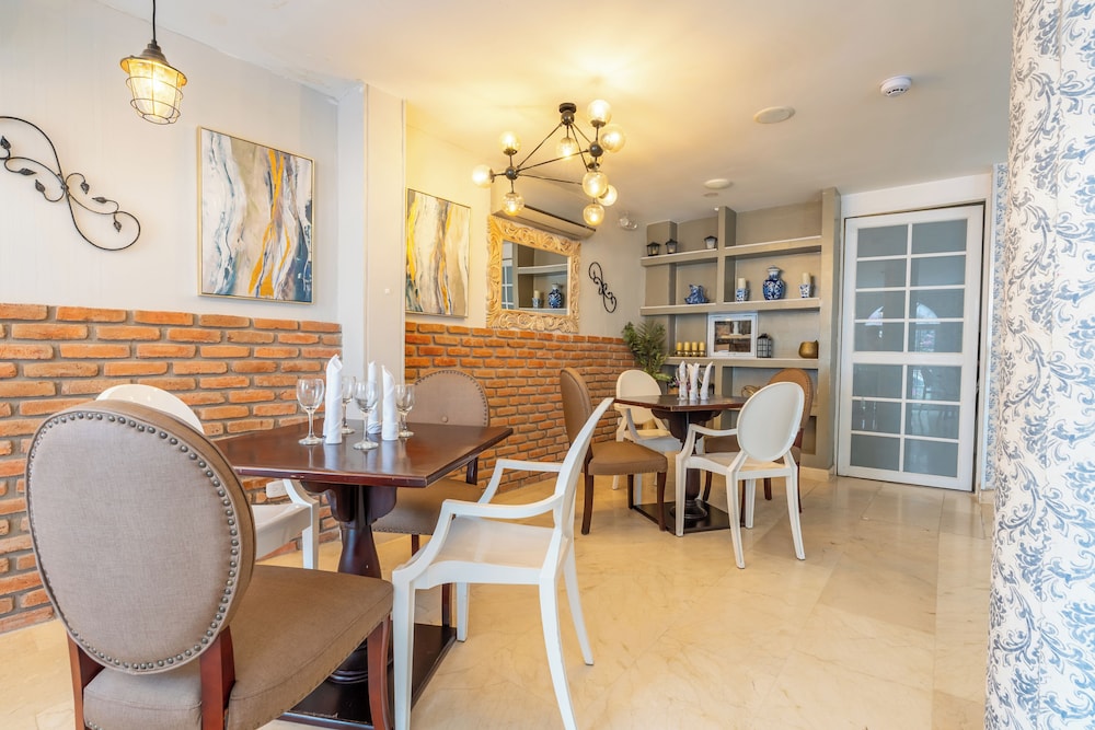 Hotel Boutique Adaz 39/51