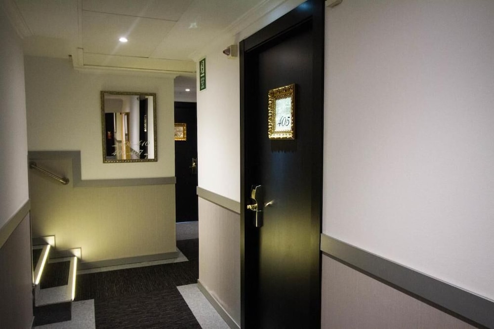 Hotel Moderno BCN 17/70