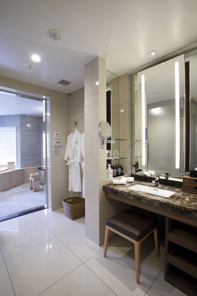 Noboribetsu Grand Hotel 8/59