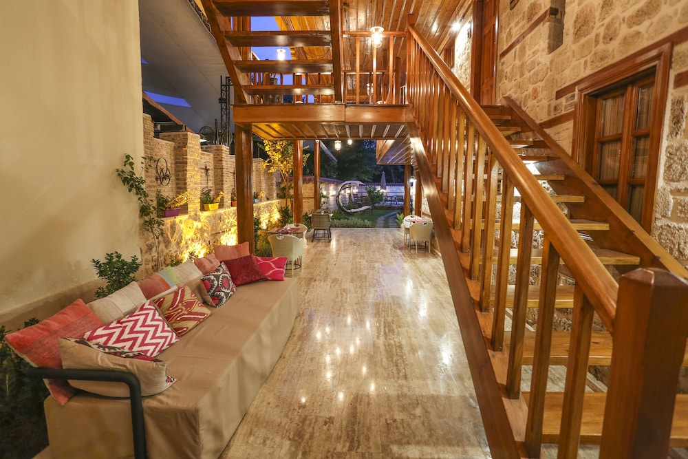 Char Me Boutique Hotel 2/77