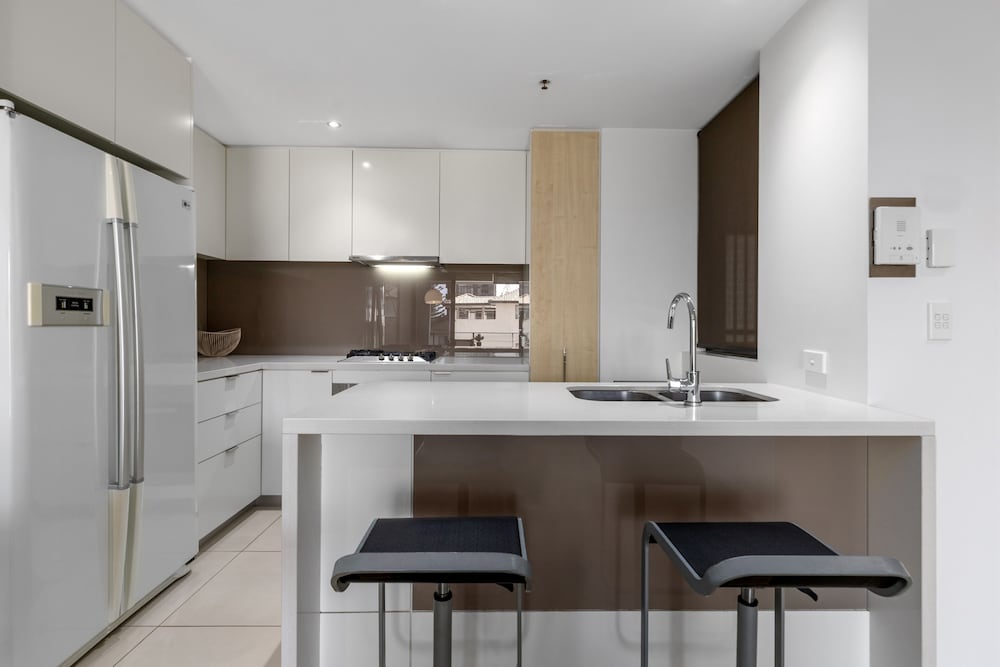 Ultra Broadbeach 56/72