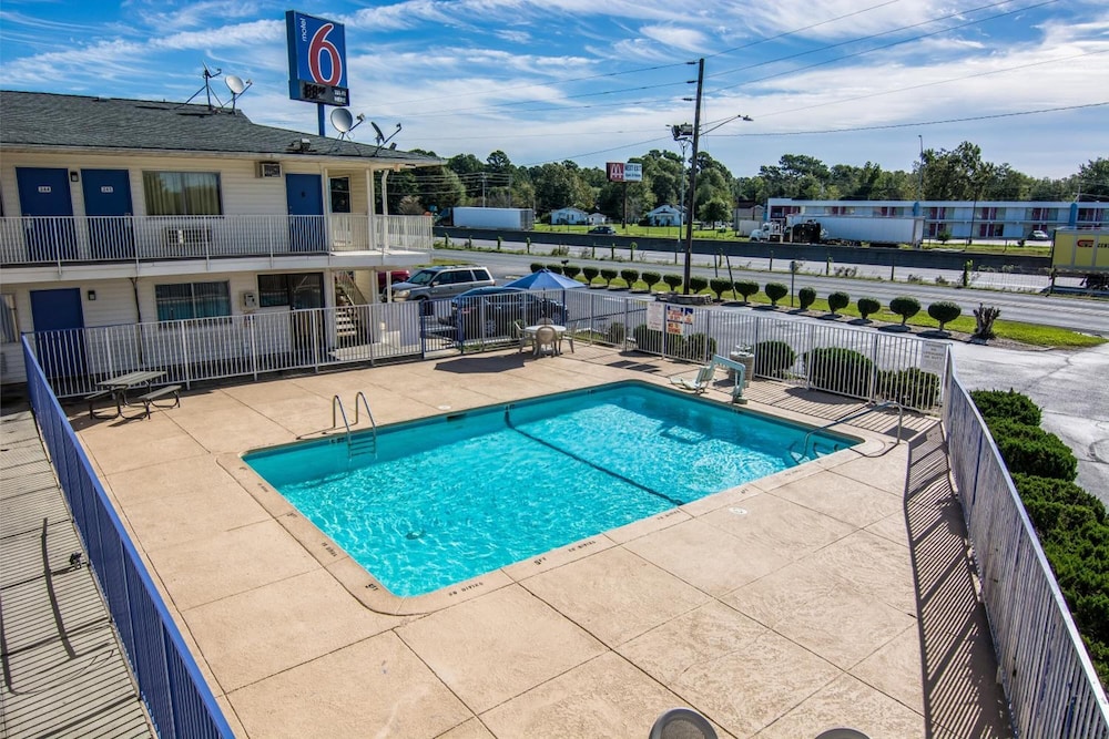 Motel6 Lumberton, NC 29/41
