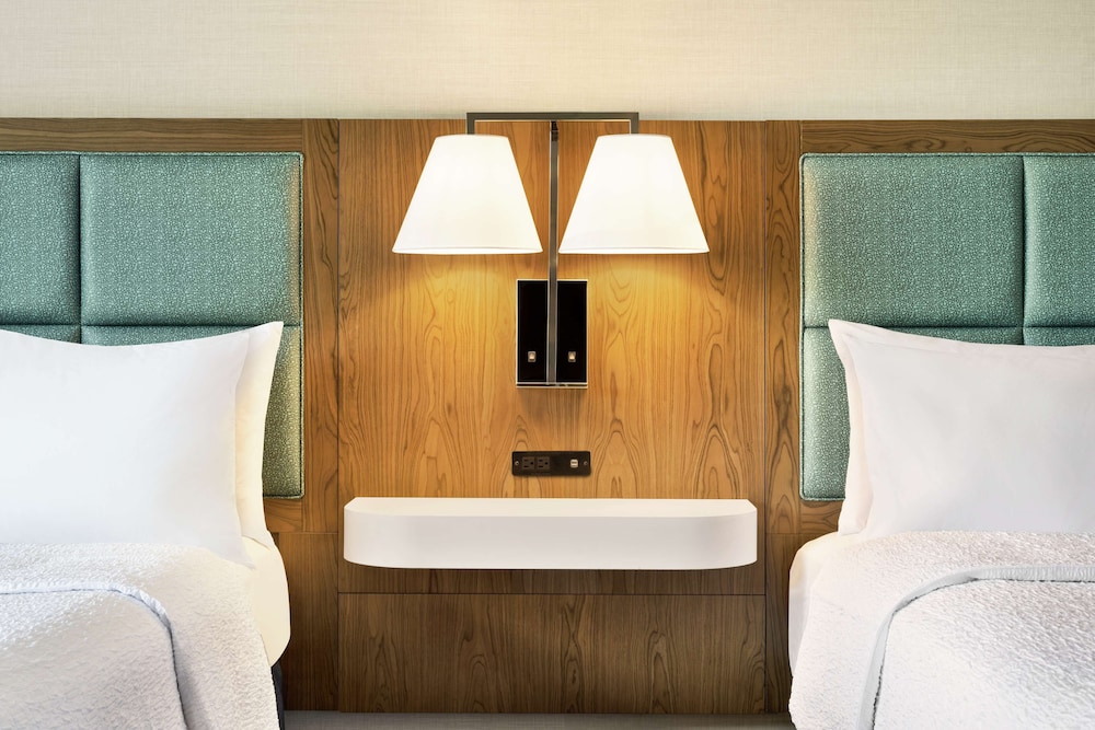 Hampton Inn & Suites Tacoma/Puyallup 24/56