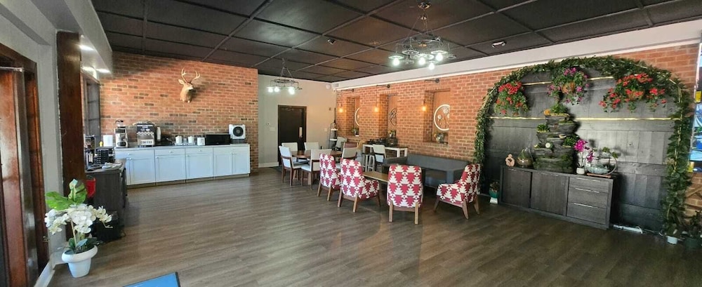 Riverside Inn & Suites by OYO Danville Ceaser Casino 17/68