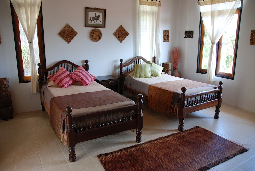 Varinda Garden Resort 10/50