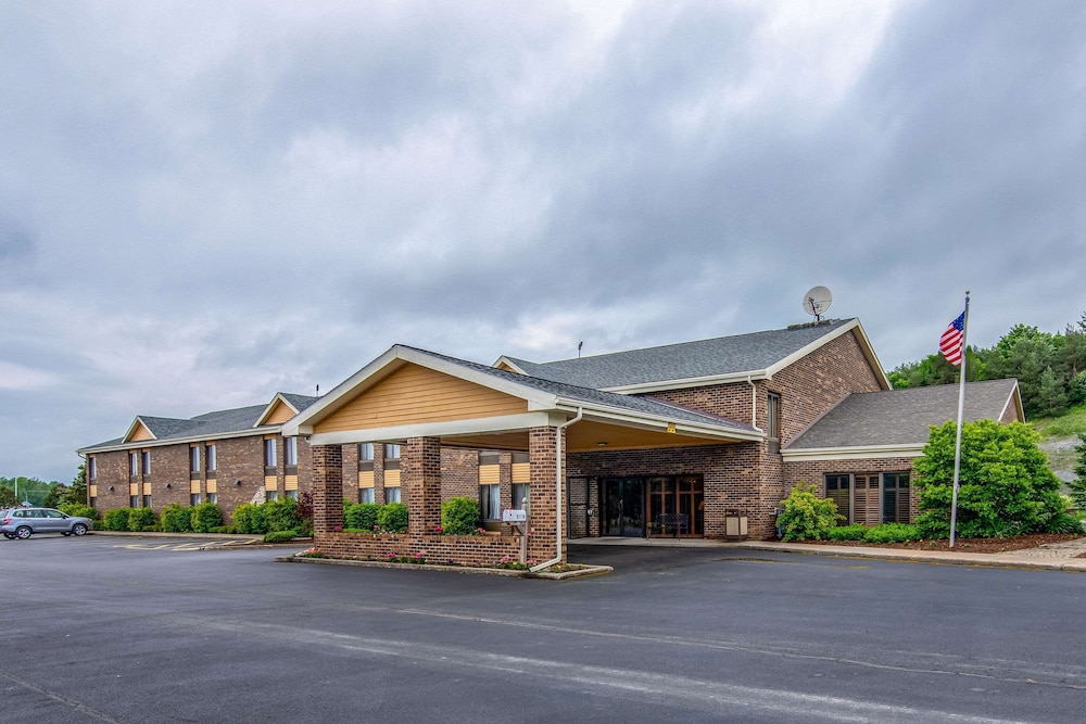 Quality Inn Tully I-81 3/61