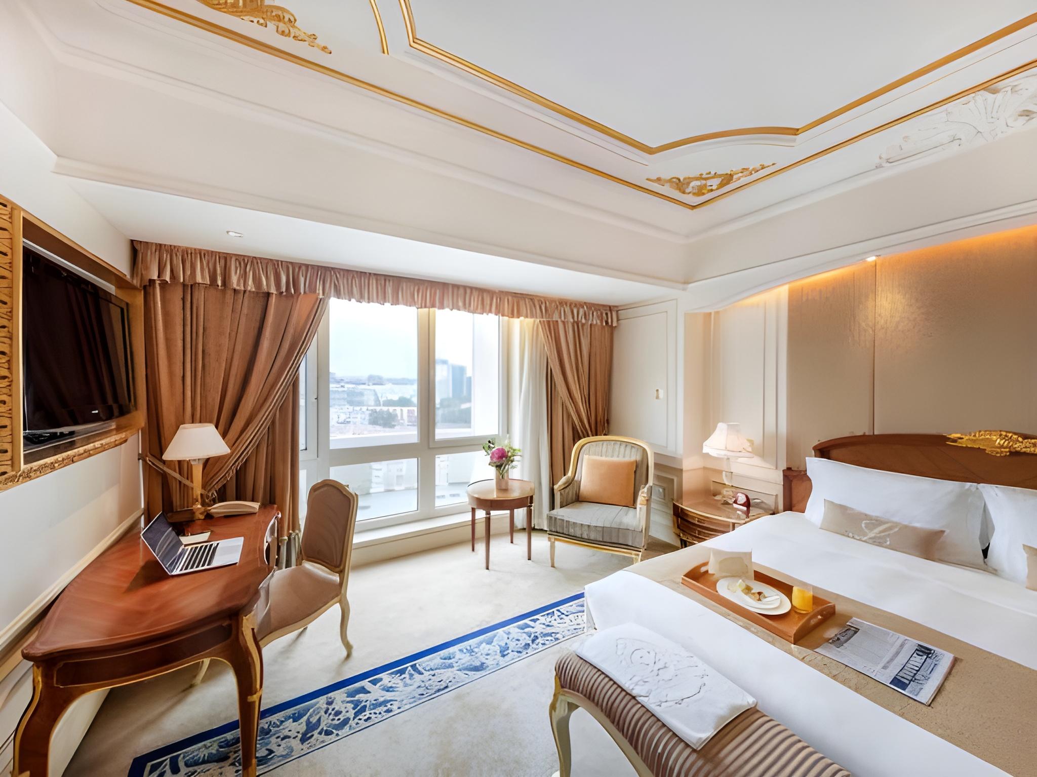 Business, Suite