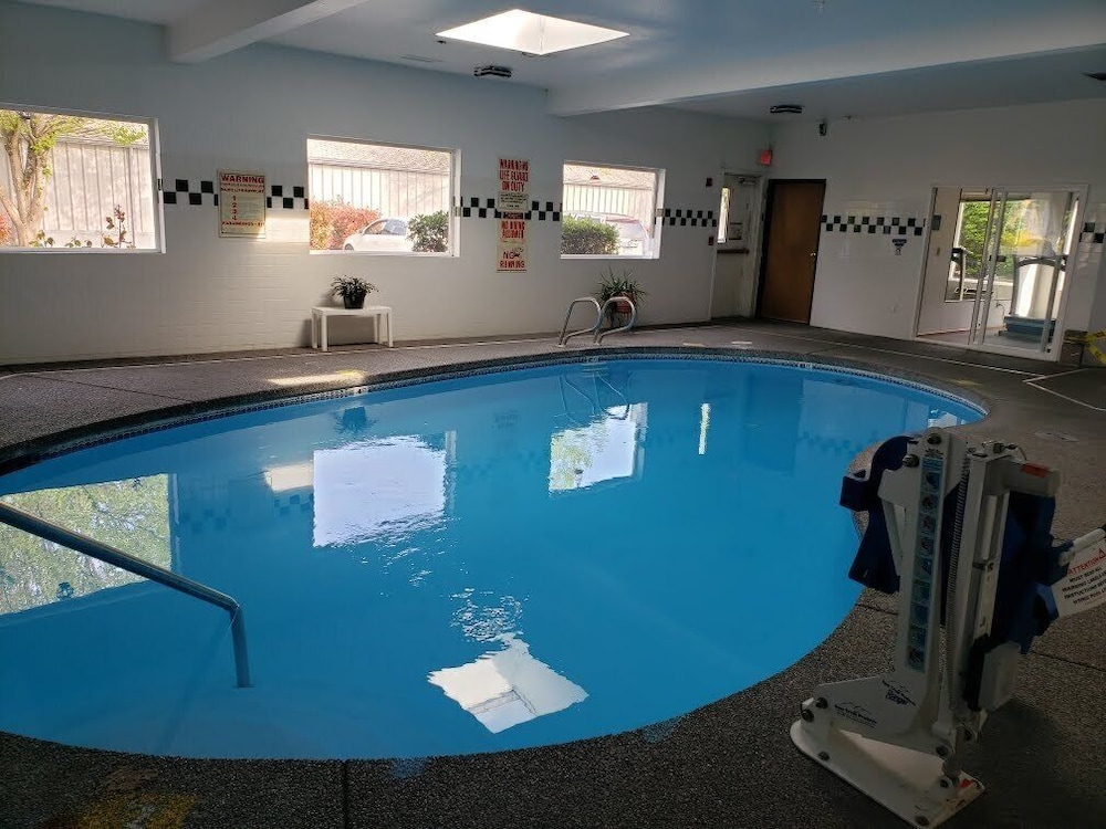Americas Best Value Inn & Suites Forest Grove Hillsboro 1/34