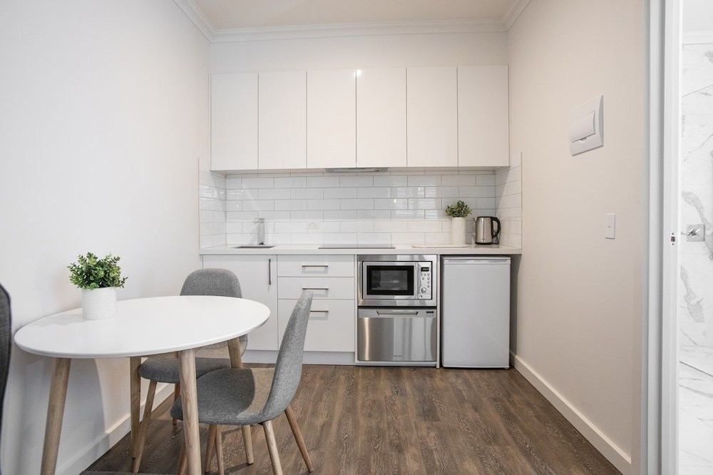 Newington Apartments 34/38