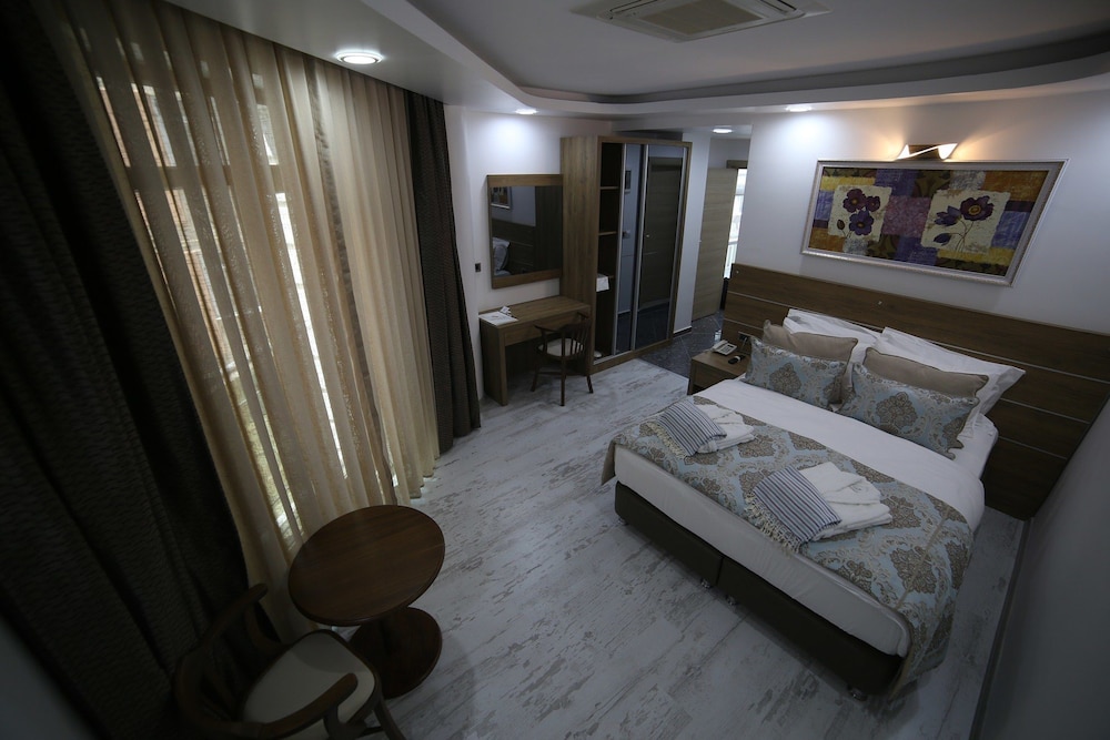 Grand Serenay Hotel 8/28