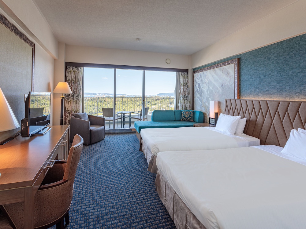 PREMIER, SUPERIOR, TWIN BEDS, OCEAN VIEW, TOP FLOOR