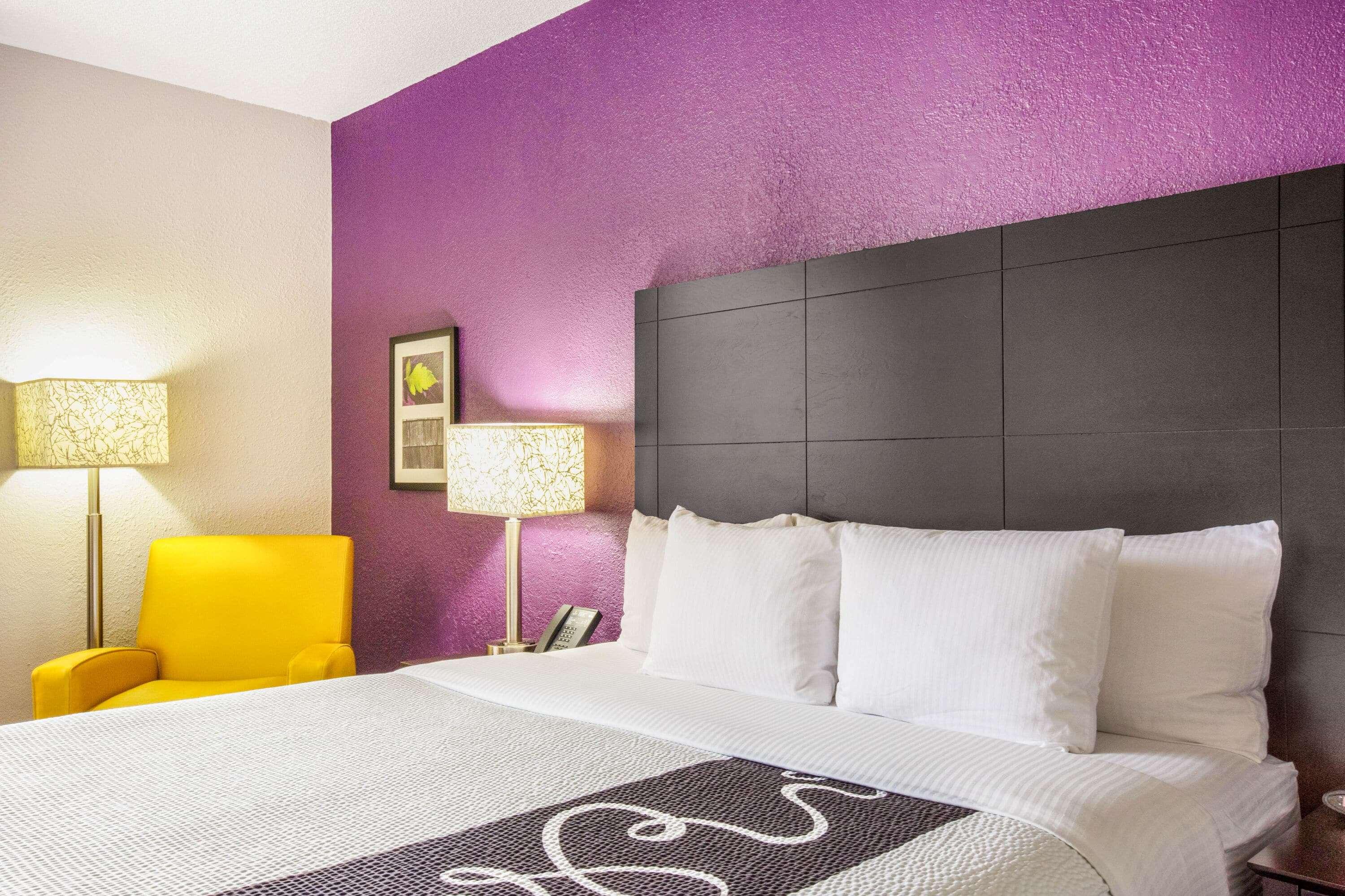 Room, Queen Bed