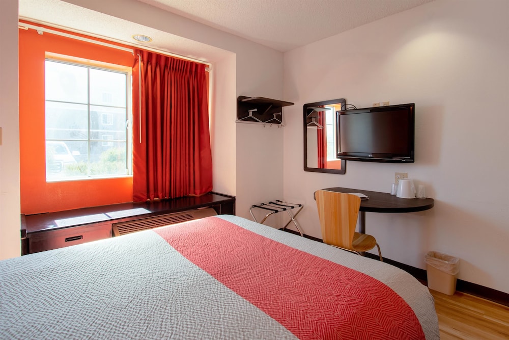 Motel6 El Paso, TX - Southeast 28/45
