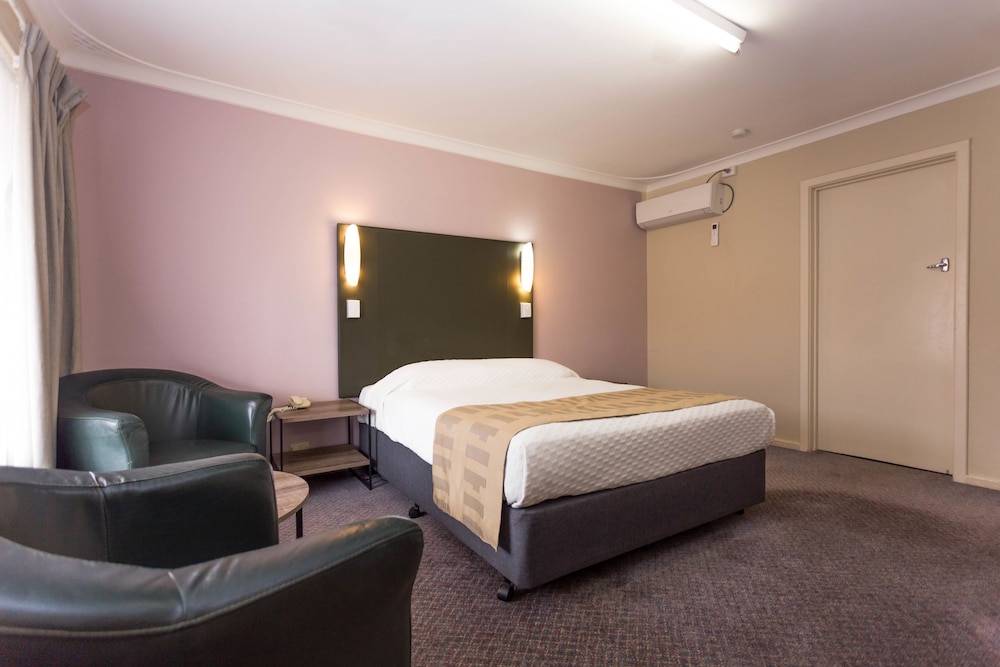 Sleepwell Motel 14/39
