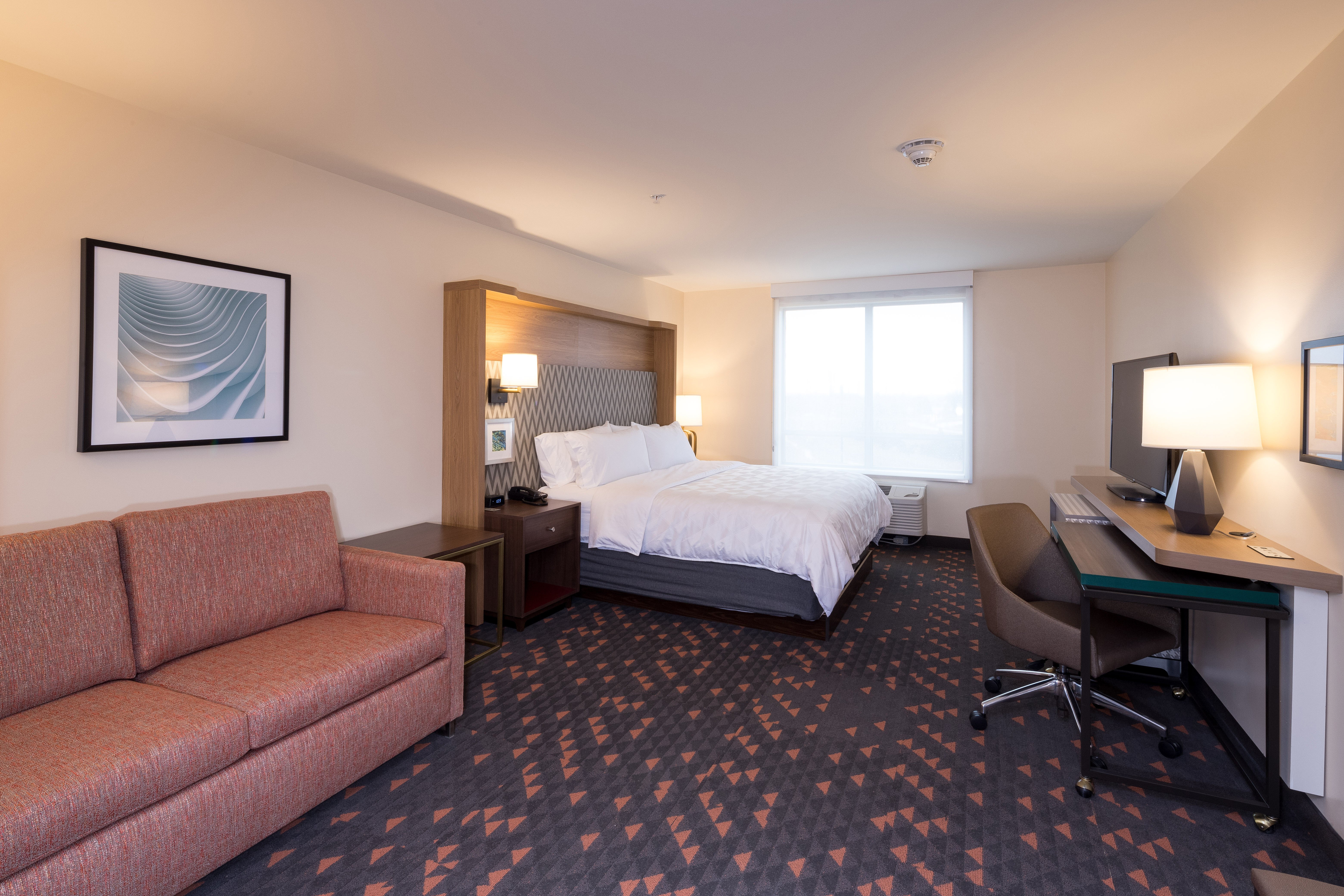 Holiday Inn & Suites Detroit - Troy, an IHG Hotel 16/50