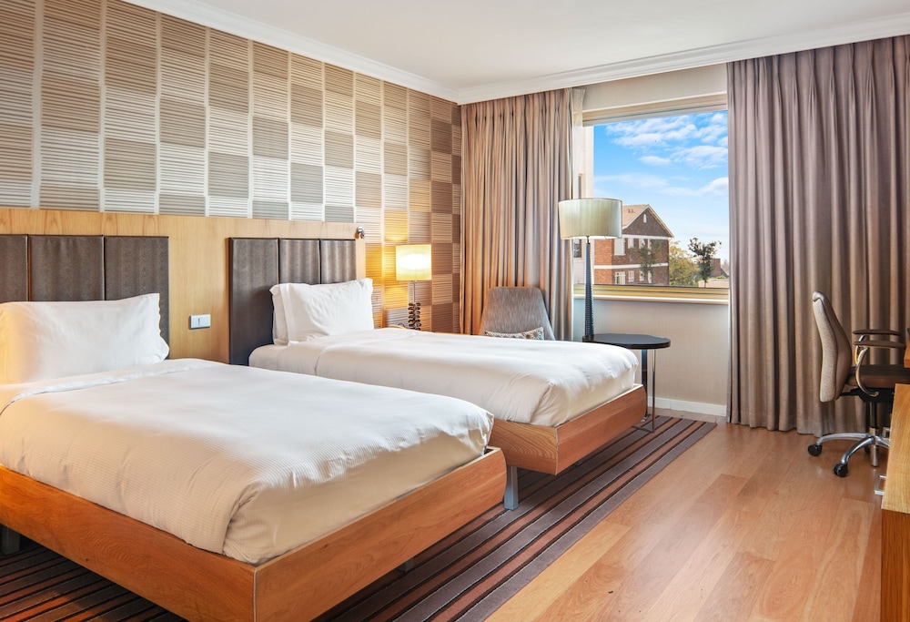 NH Johannesburg Sandton 33/77