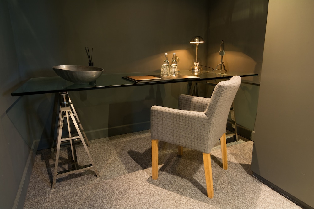 Bliss Boutique Hotel 38/47