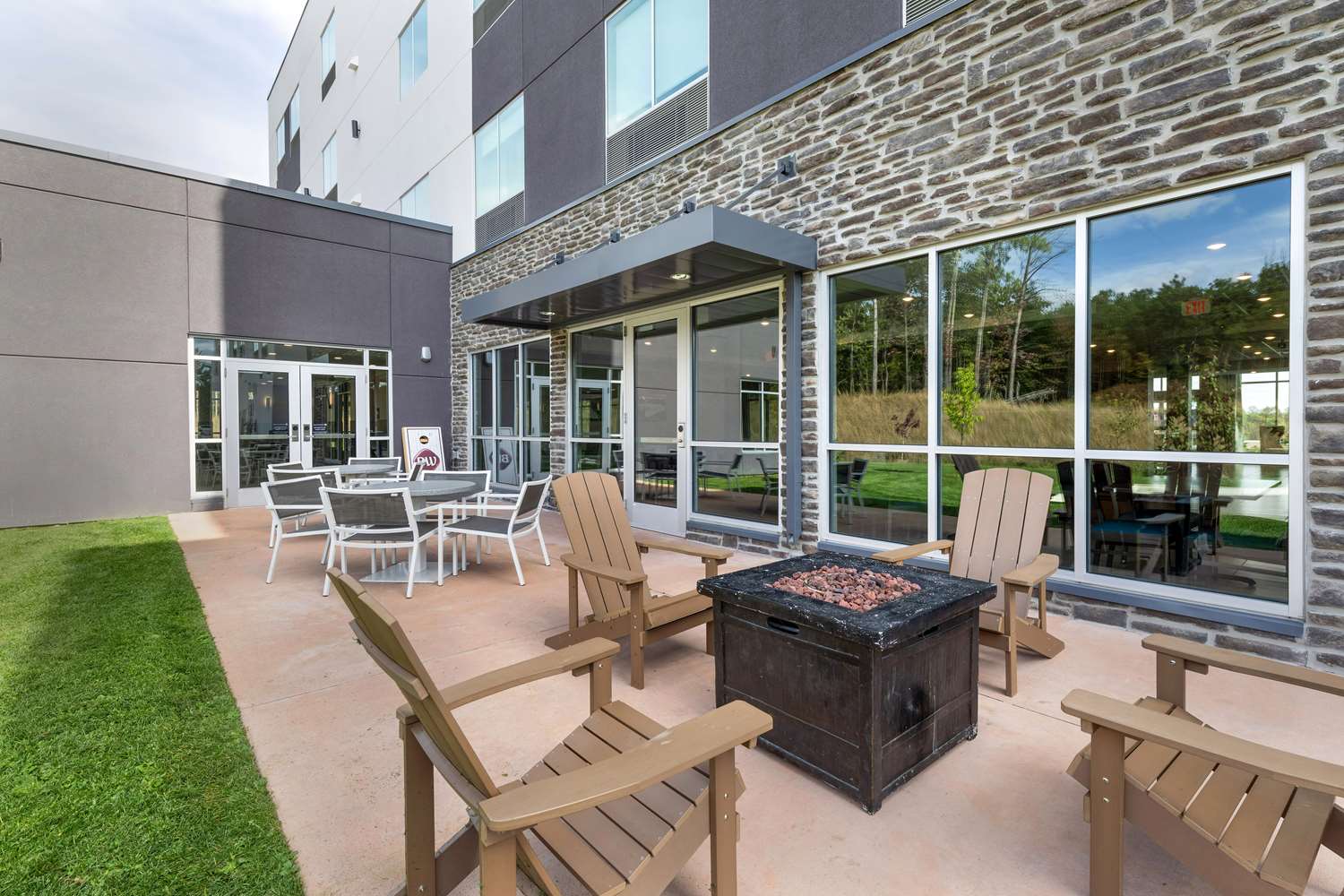 Best Western Plus Grand Rapids MN 19/19
