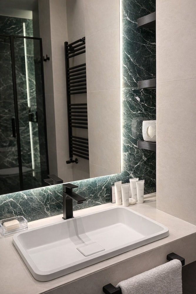 We Me Suite Hotel 43/46